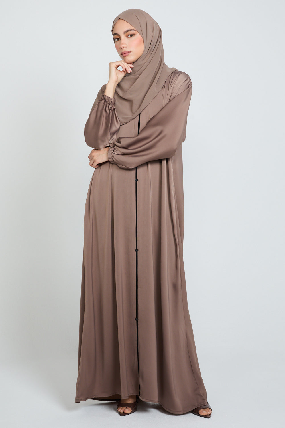 Chiffon Open Abaya with Dainty Floral Embellishments - Blush