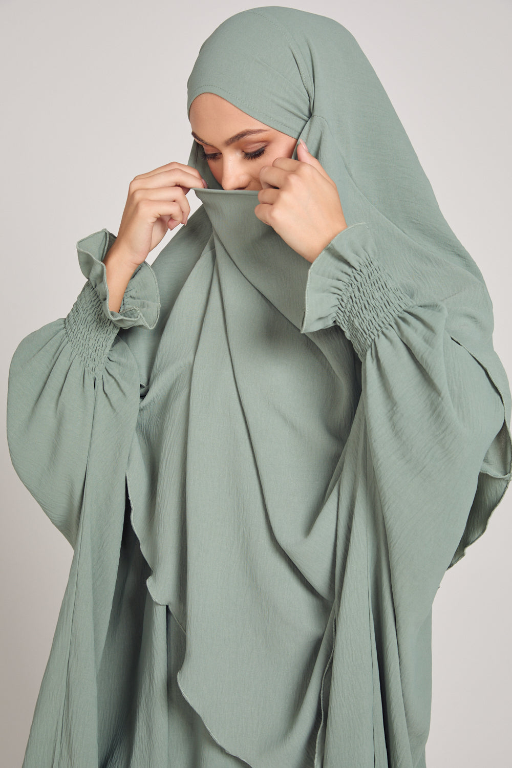 Classic Closed Abaya with Dainty Detailing - Rich Auburn
